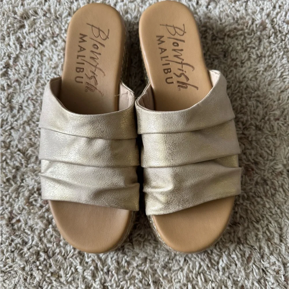 Blowfish Malibu Gold Marshlo Metallic Rope Platform Wedge Sandals Size 9